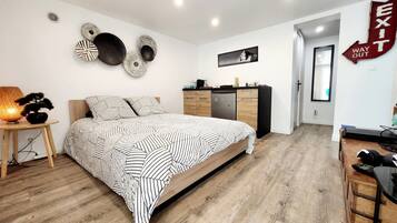 1 bedroom, WiFi, bed sheets