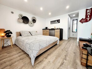 1 bedroom, WiFi, bed sheets - Premium Suite near CDG Airport and Parc Astérix (Villeron)