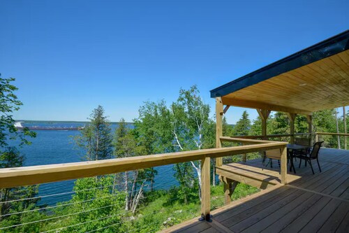 River Ledge Hideaway