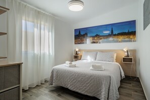 2 slaapkamers, een strijkplank/strijkijzer, wifi, beddengoed