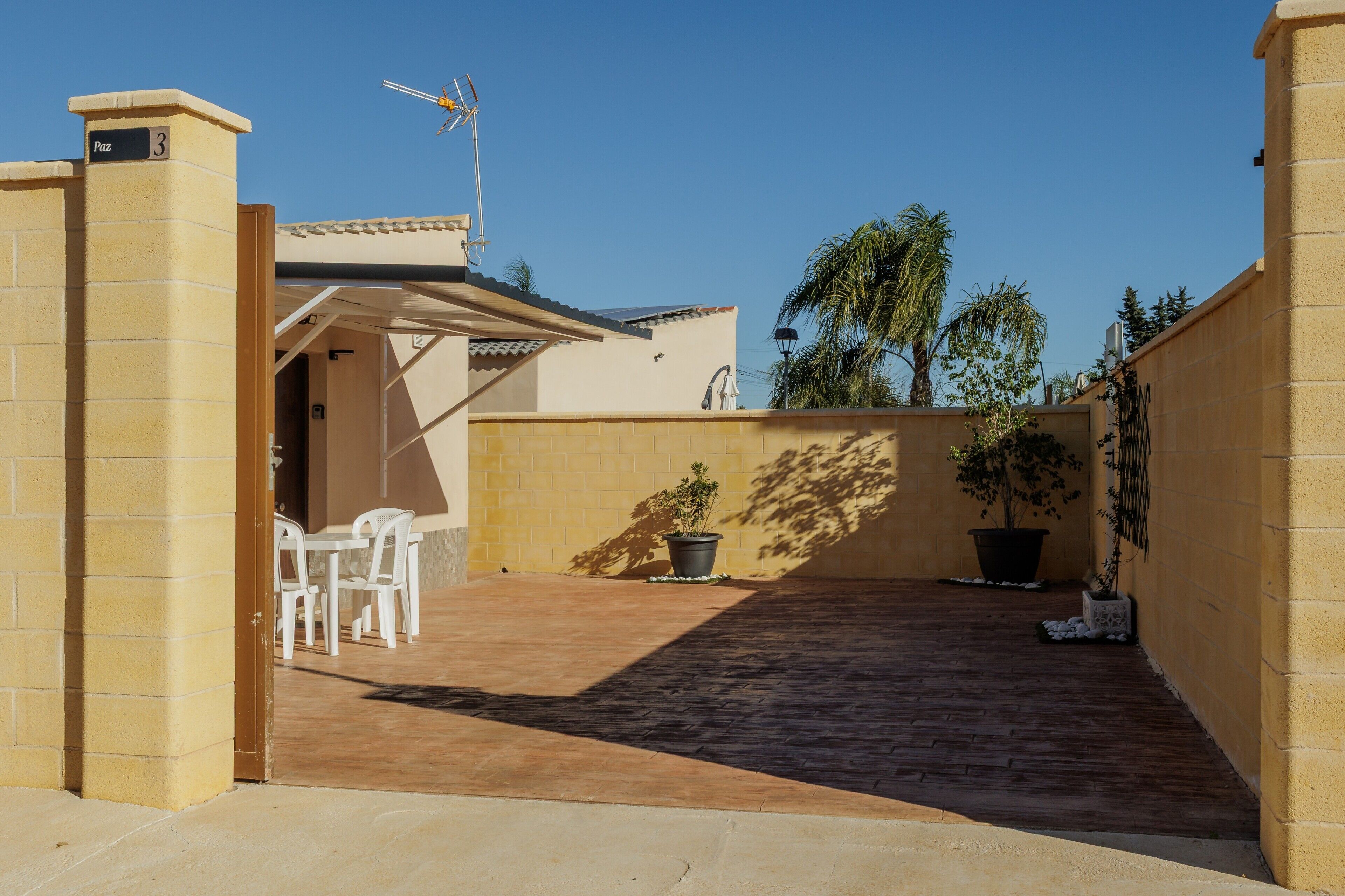 屋外ダイニングエリア