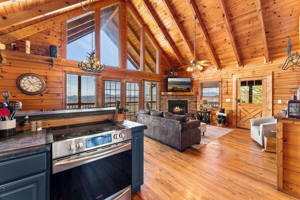 Interior - Edge of Glory Cabin | Views | Hot Tub | BBQ (Pigeon Forge)