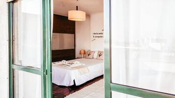 Iron/ironing board, free WiFi