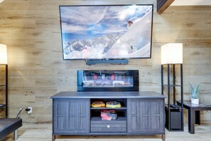 Interior - NEW! Pocono Paradise Ultimate Camelback Getaway (Tannersville)