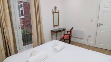 Cottage | 2 bedrooms, individually decorated, individually furnished, free WiFi