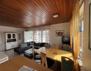 Dining - Bungalow in Strandnaehe, Dornumersiel (Dornumersiel)