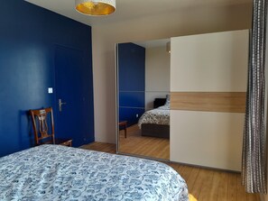 1 chambre, fer et planche Ă repasser, Wi-Fi, draps fournis