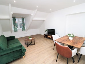 Cottage | Living area - Beachwalk Villa 3 (Whitby)