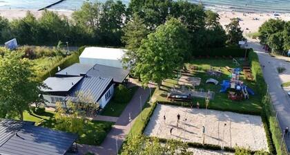 Comfortable holiday homes, right by the beach