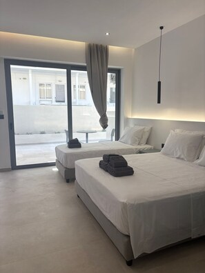 Deluxe Triple Room | In-room safe, free WiFi - Coralli Beachfront (Rhodes)