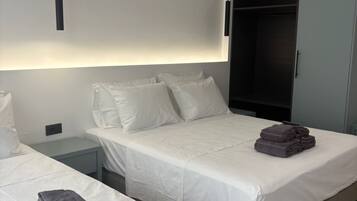 Deluxe Triple Room | In-room safe, free WiFi