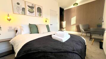 2 bedrooms, iron/ironing board, WiFi, bed sheets