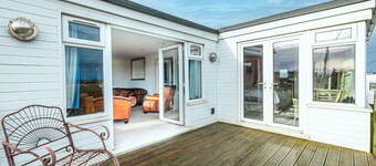 Boathouse Bliss - sleeps 6 guests  in 3 bedrooms