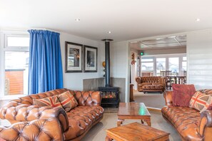 Living area - Boathouse Bliss - sleeps 6 guests  in 3 bedrooms (Heacham)