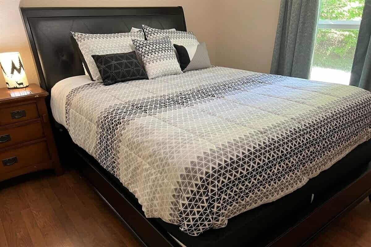 Cabin, Mountain View | Iron/ironing board, free WiFi