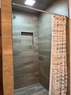 Shower, hair dryer, towels, soap - Southern Sunshine (San Pedro's)