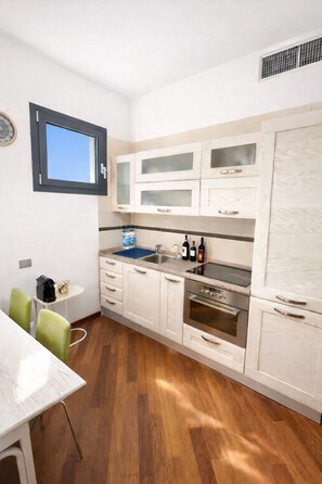 Private kitchen - BeeInMi Home - Porta Romana Apartment (Milano)