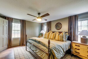 4 bedrooms, Internet, bed sheets - Fishing Ponds: Peaceful Tifton Getaway (Tifton)