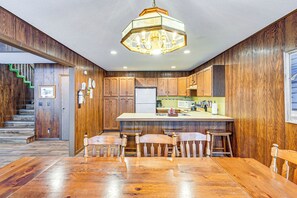 Fridge, microwave, stovetop, dishwasher - Near Manistee National Forest! Retro Cabin Retreat (Baldwin)