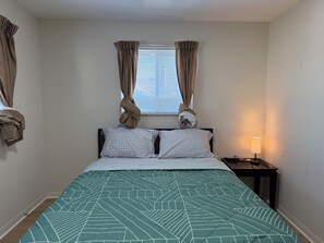 3 chambres, fer et planche à repasser, accès Internet, draps fournis