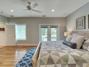 3 bedrooms, iron/ironing board, Internet, bed sheets - Billfish | Upgraded, All En Suites, Great Location (Tybee Island)