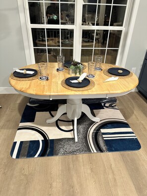 Dining - Perfect 3-bedroom house with AC in soothing Waterview @ Baypoint (Lakeside Marblehead)