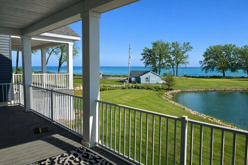 Perfect 3-bedroom house with AC in soothing Waterview @ Baypoint