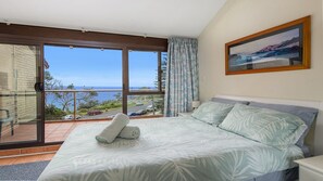Internet, bed sheets - Unit 60 Beachpark Apartments (Port Macquarie)