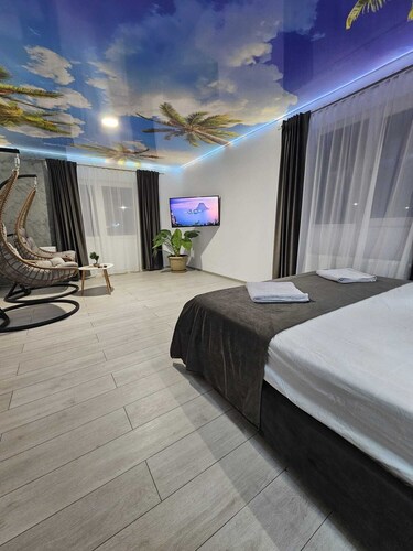 Serene 7-bedroom chalet with AC in charming Iași