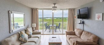 The Grand Turk | Spectacular Sunset View, Private