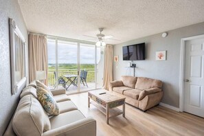 TV - The Grand Turk | Spectacular Sunset View, Private (Key West)