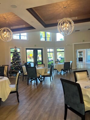 Dining - 
Resort-Style 3BR 2 Living Rooms, TVs in Every Bedroom & Steps to the Pool. (Naples)