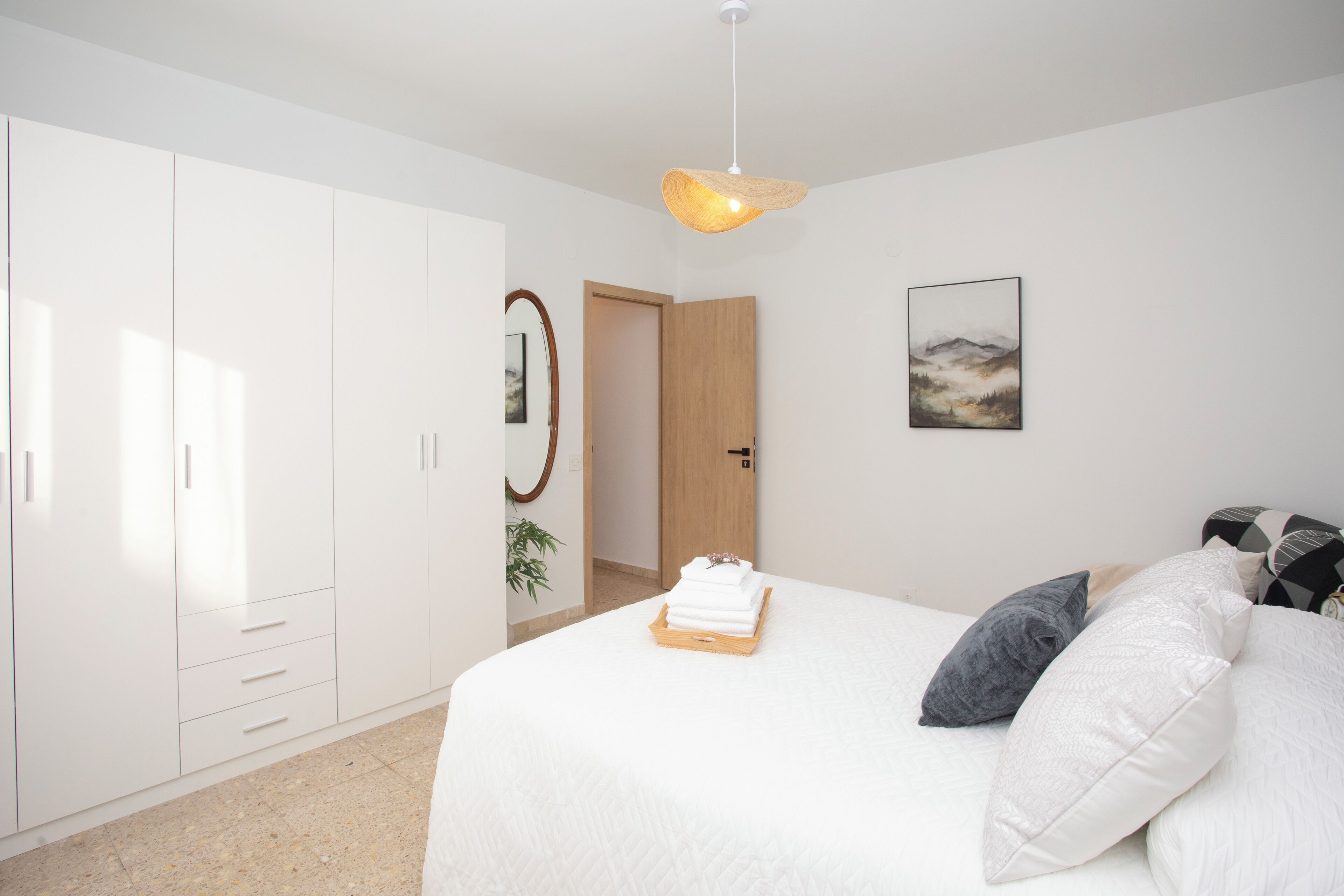 5 slaapkamers, een strijkplank/strijkijzer, wifi, beddengoed