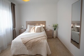 Bügeleisen/Bügelbrett, WLAN, Bettwäsche