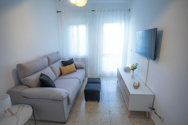 Smart TV - Rio Sol Apartment in Sarria -162 m²- Up to 8 pax (Sarria)