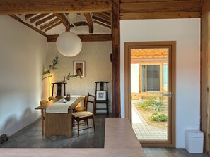 Interior - Stay moonee / 100yr Hanok / Gyeongbokgung/ Bukchon (Seoul)