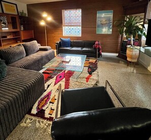 Living area - Tropical Mid-Century Modern Paradise w/ Gated Yard (Fort Lauderdale)