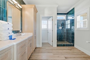 House, Multiple Beds (Lightly Salted) | Bathroom - Lightly Salted (Gulf Shores)