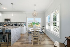Casa, varias camas (Lightly Salted) | Restauración