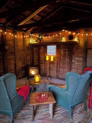 Interior - Charming 3-bedroom Holiday Cottage.Walk to downtown/15 minute drive to Asheville (Canton)