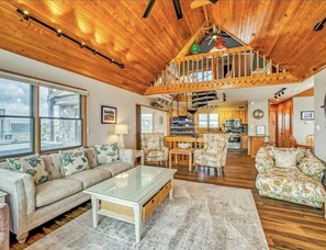 TV, fireplace - Cozy Oceanside 3-bedroom house in fabulous Avon with incredible ocean views. (Avon)