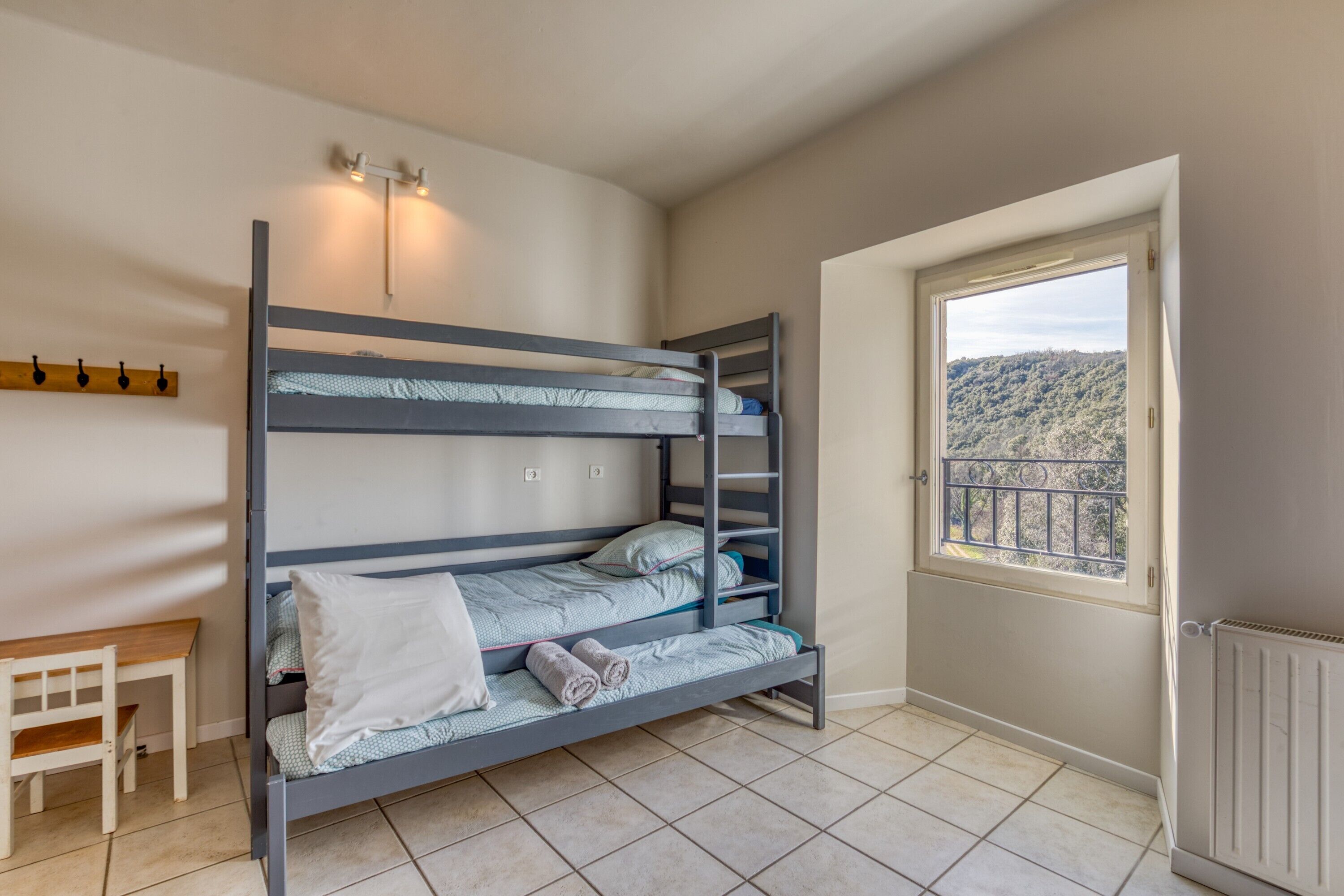 4 bedrooms, WiFi, bed sheets