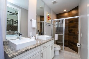 Towels, toilet paper - 4BR Disney-Themed Townhome (kissimmee)