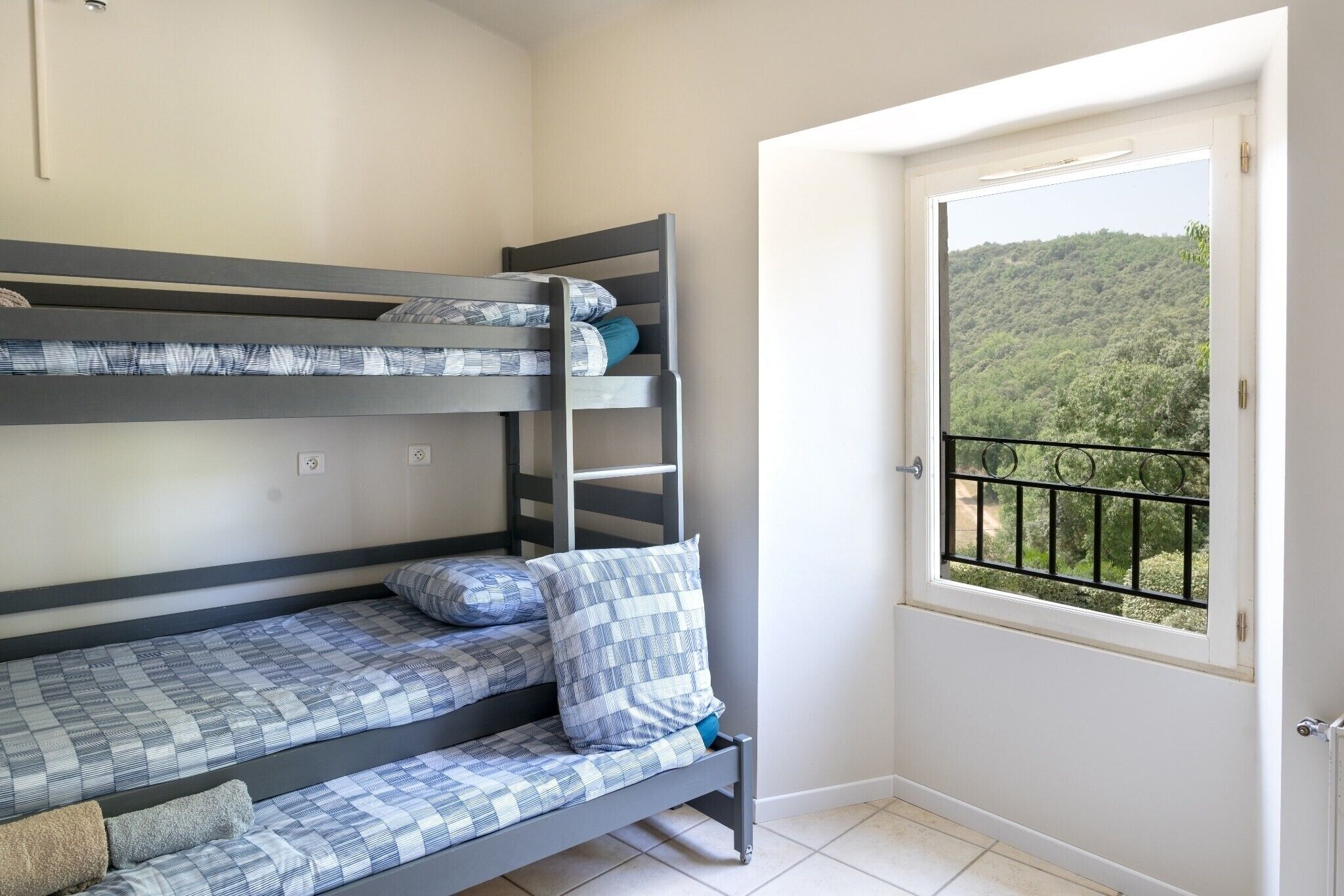 10 chambres, Wi-Fi, draps fournis