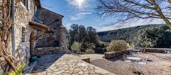 Country House “Domaine Les Hauts d’Issenssac”: Mountain View, Wi-Fi, Air Conditioning