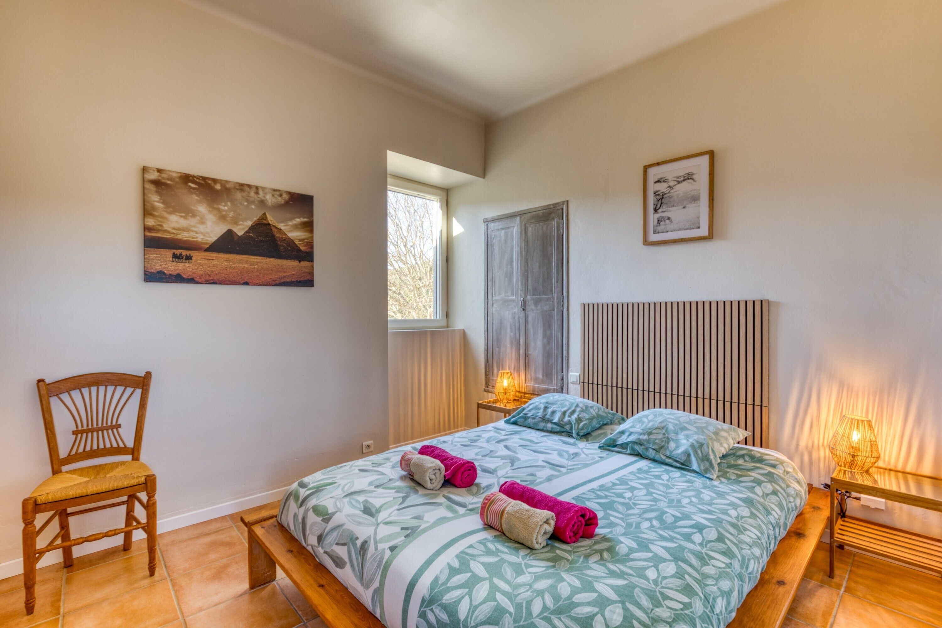 10 bedrooms, iron/ironing board, WiFi, bed sheets