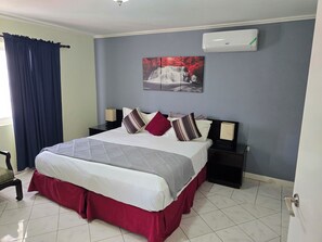 1 bedroom, WiFi, bed sheets - Condo at the Mystic (Ocho Rios)