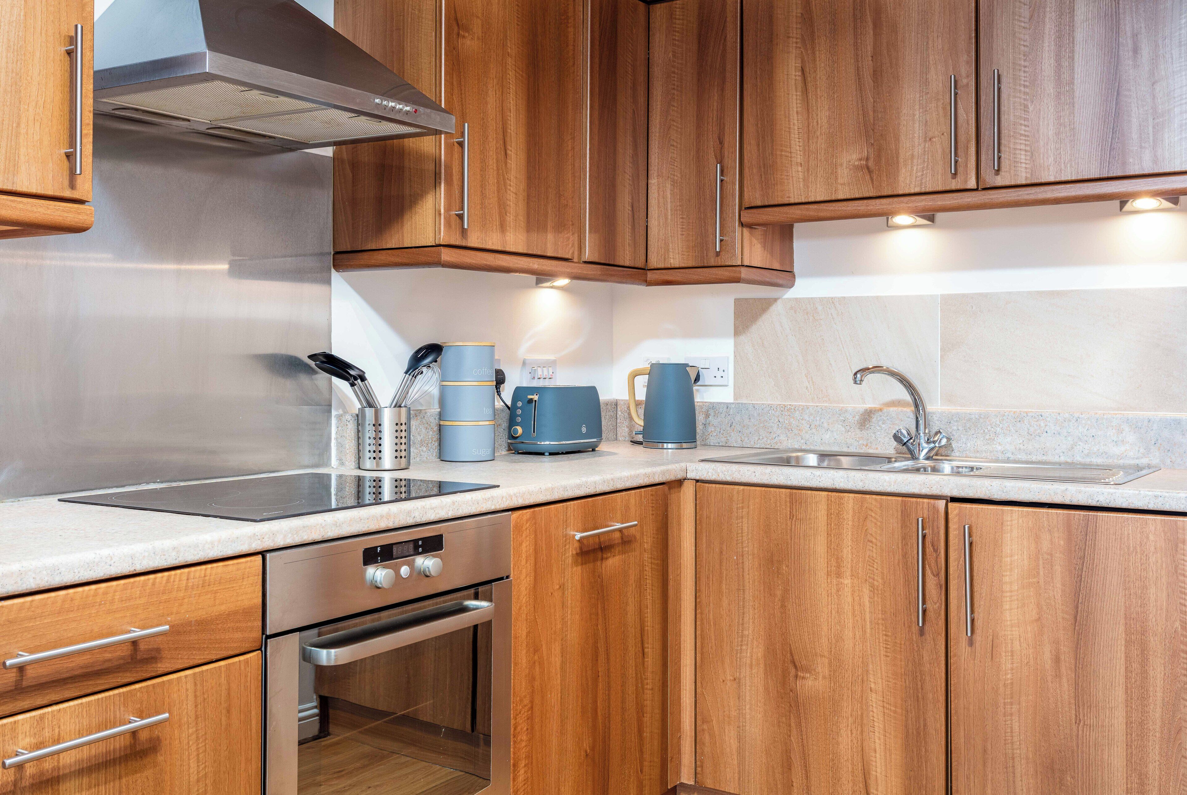 Classic Apartment | Private kitchen | Electric kettle