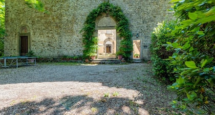 Villa Panzano-Barberino di Mugello with Lake View, Private Pool & Wi-Fi. 6/8 guests.