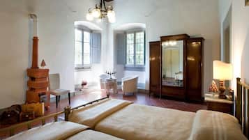 5 slaapkamers, een strijkplank/strijkijzer, wifi, beddengoed